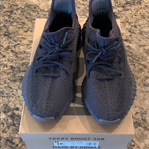 Yeezy Boost 350 V2